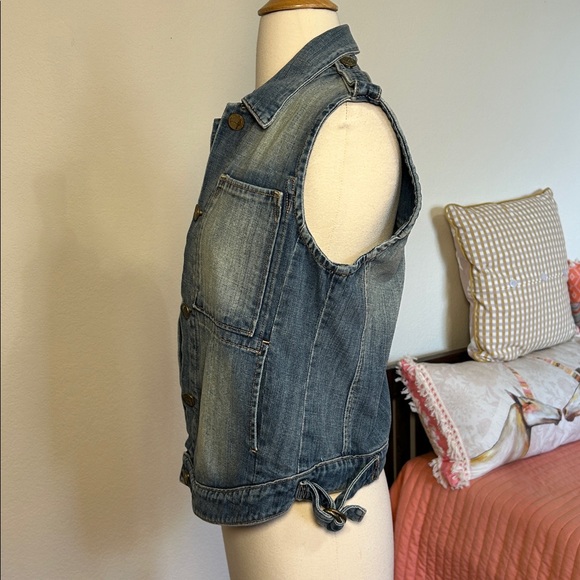 McGuire Denim Abby Rose Sleeveless Vest Button Closure light/med wash size XS - Picture 4 of 15